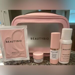 Beauty Bio travel size that comes with a pretty pink case. 💕